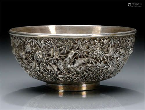 A DOUBLE-WALL SILVER BOWL