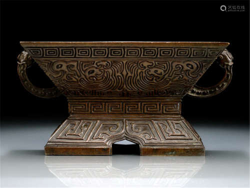 AN ALTAR VESSEL 'FU' IN ARCHAIC STYLE