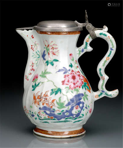 A FAMILLE ROSE EXPORT PORCELAIN EWER WITH TIN COVER