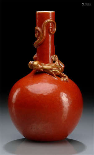 A SMALL CHILONG VASE