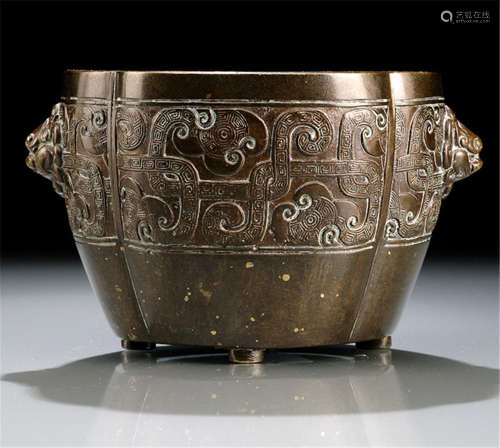 A BRONZE CENSER, China, 18th century-Property from an old Austrian private collection-Minor traces of age