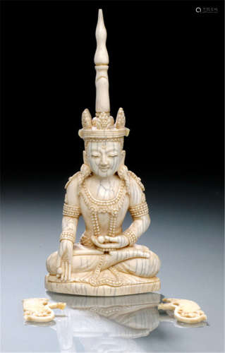 AN IVORY FIGURE OF THE SEATED BUDDHA HOLDING TWO SPHERES, Thailand, ca. 19th ct. - Property from a South German private collection, formerly property from the Dr. Rumpf collection, acquired before 1990 - Slightly chipped, minor wear