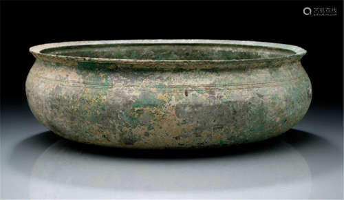 A LARGE BRONZE BOWL, South-China or Vietnam, Han Dynasty - Property from a German private collection, acquired in the Netherlands between 1950 and 1970 - Partly traces of age, slightly corroded