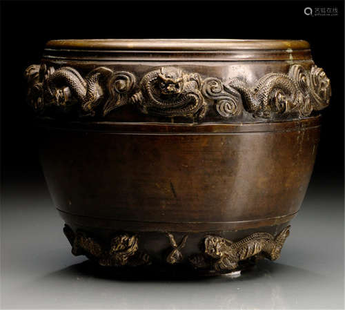 A BRONZE CACHEPOT WITH TWO DRAGON AND CHILONG BANDS