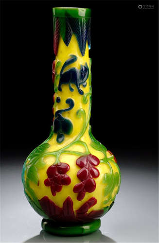A YELLOW BEIJING GLASS VASE WITH FIVE COLOR FLORAL OVERLAY
