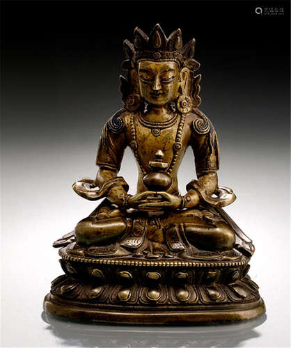 A BRONZE FIGURE OF AMITAYUS, TIBETO-CHINESE, 18th ct