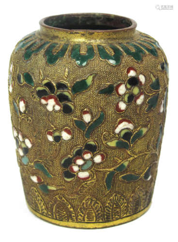 A LITTLE SHOULDER JAR WITH ENAMELLED BLOSSOMS ON GOLDEN GROUND, China, 19th ct. - Property from an Austrian private collection, acquired prior 1990 - Very minor signs of aging