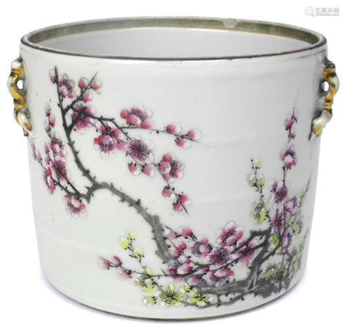 A SMALL CACHEPOT WITH PLUM BLOSSOM DECOR AND INSCRIPTION, China, 20th ct. - Property from a German private collection, for more than 40 years in family poperty - Minor wear