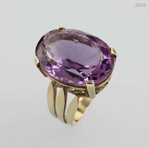 14 kt gold ring with amethyst