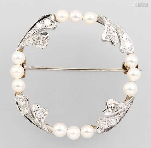14 kt gold brooch with cultured pearl and diamonds