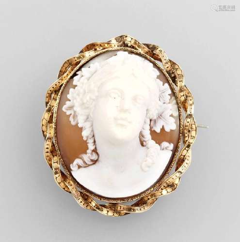 14 kt gold brooch with shell cameo