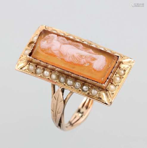 Ring with agate-cameo, german 1900s, YG 750/000