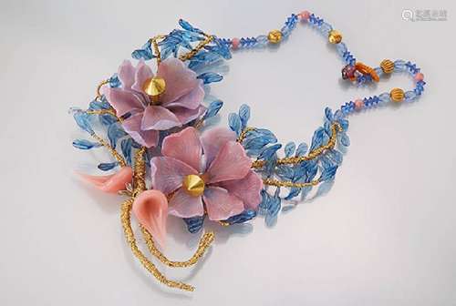 Necklace made of glass blossoms