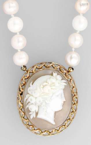 Necklace made of pearls with shell cameo, metal gilded