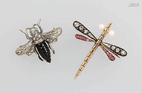 Lot 2 brooches, England/german approx.