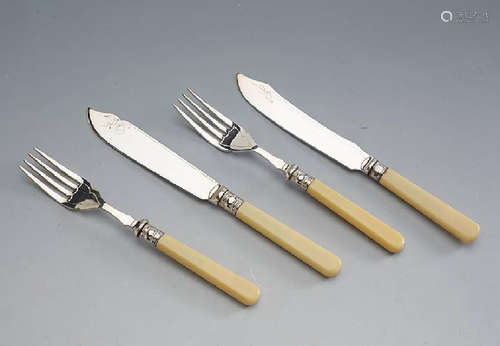 Lot 2 fish cutleries for 6 persons each