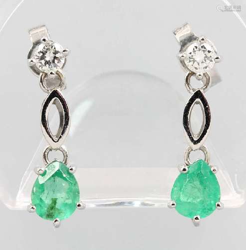 Pair of 14 kt gold earrings with emeralds and