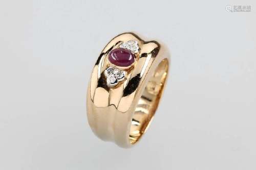 14 kt gold ring with ruby and diamonds