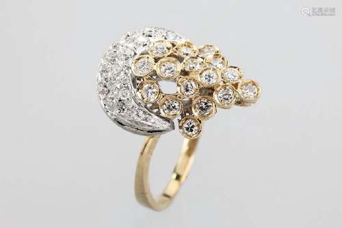 14 kt gold ring with brilliants