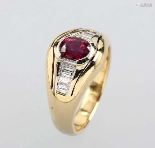 18 kt gold ring with ruby and diamonds