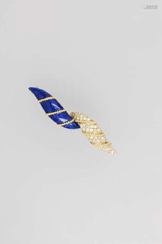 18 kt gold brooch with enamel and diamonds