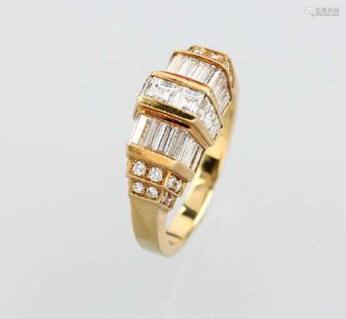 18kt gold ring with brilliants and diamonds , YG