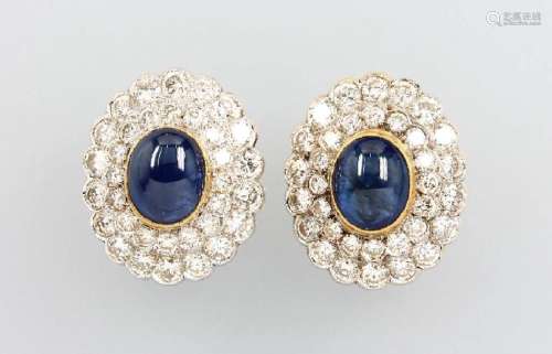 Pair of 18 kt gold earclips with sapphires