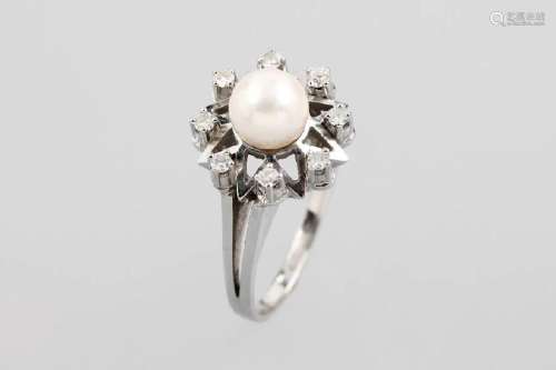 18 kt gold ring with cultured pearl and brilliants