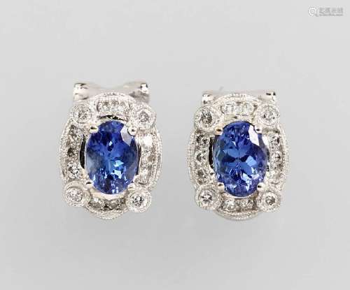 Pair of 18 kt gold earclips with tanzanites and