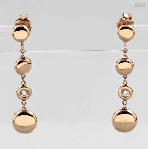 Pair of 18 kt gold earrings with brilliants , RG