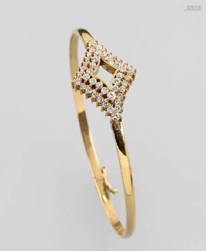 18 kt gold bangle with brilliants