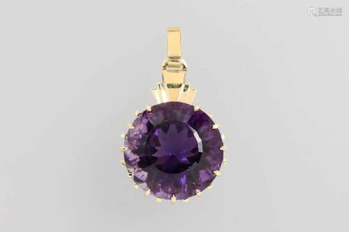 14 kt gold pendant with amethyst
