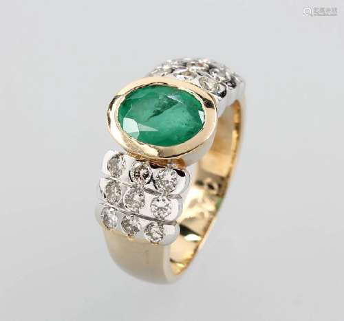 14 kt gold ring with emerald and brilliants