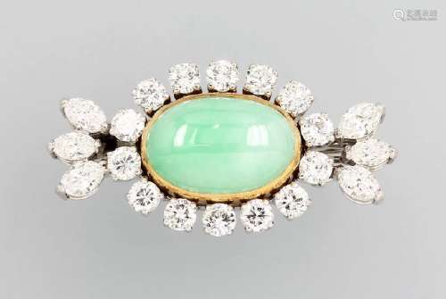 14 kt gold brooch with jade and brilliants