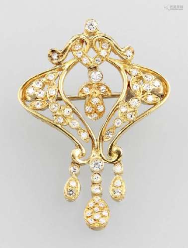 18 kt gold brooch with brilliants