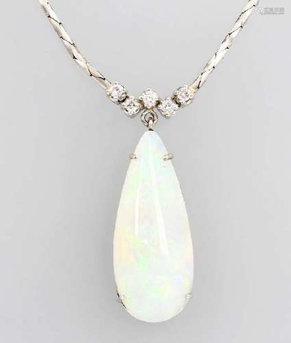 14 kt gold necklace with opal and brilliants