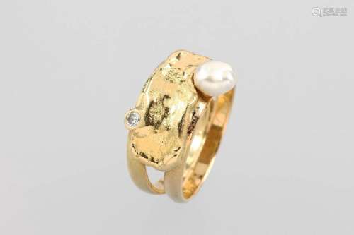 14 kt gold ring with cultured pearl and diamond