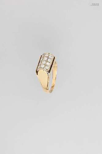 14 kt gold ring with brilliants