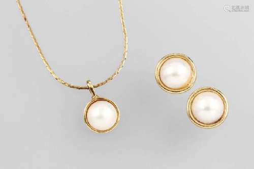 Set of 18 kt gold jewelry with mabepearls