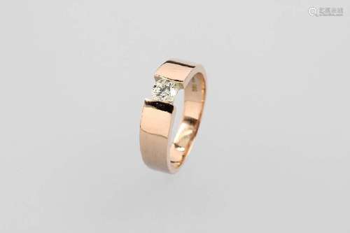 14 kt gold ring with brilliant