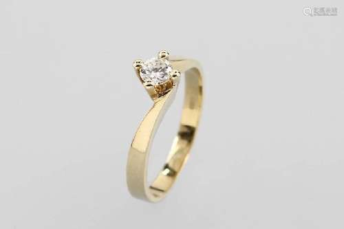 14 kt gold ring with brilliant