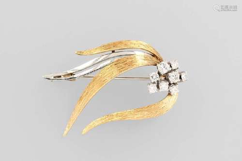 18 kt gold brooch with brilliants