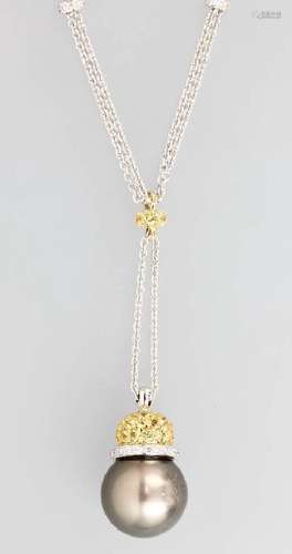 18 kt Gold Y-Necklace with cultured tahitian pearl,