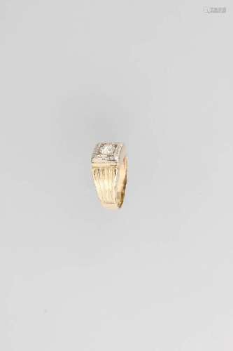 14 kt gold ring with old cut-diamond