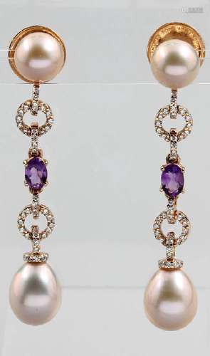 Pair of 18 kt Gold earrings with brilliants, amethysts