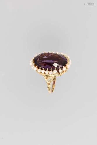 14 kt gold ring with amethyst and pearls