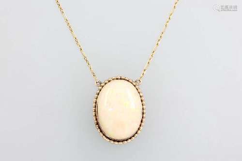 18 kt gold necklace with opal