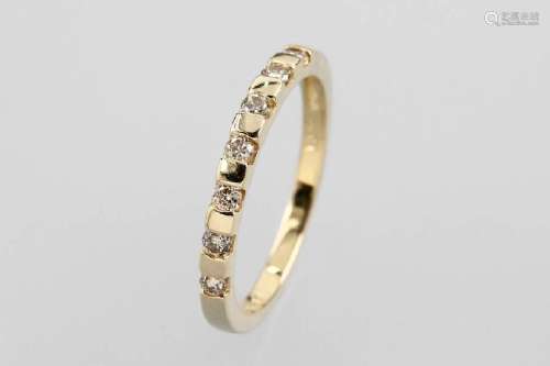 14 kt gold ring with brilliants