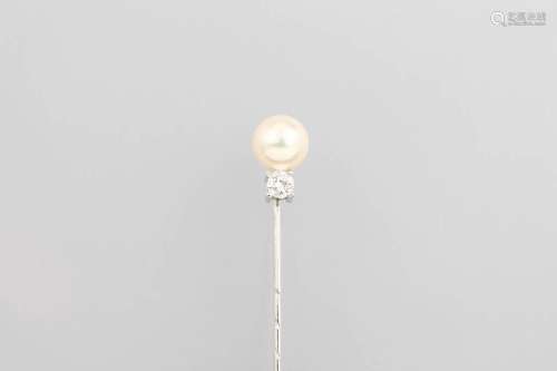 18 kt gold pin with cultured pearl and brilliant