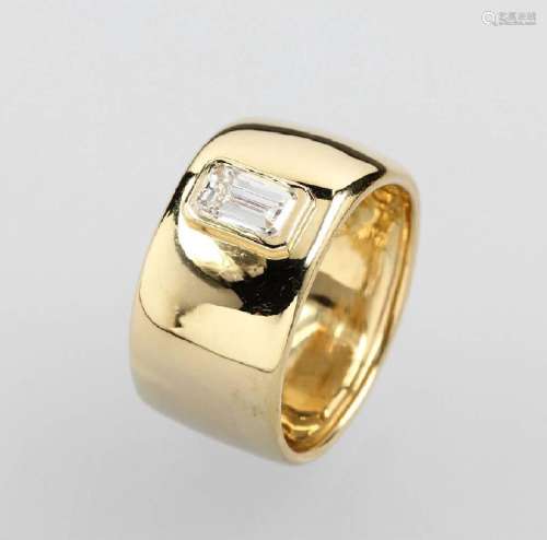 18 kt Gold ring with diamond